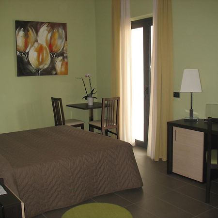 Life Sport Hotel Mentana Екстер'єр фото