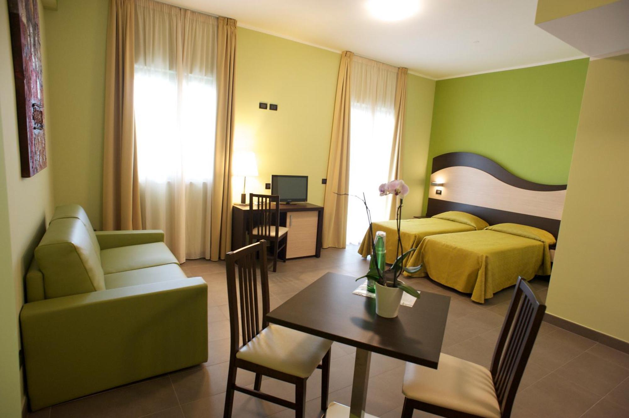 Life Sport Hotel Mentana Екстер'єр фото