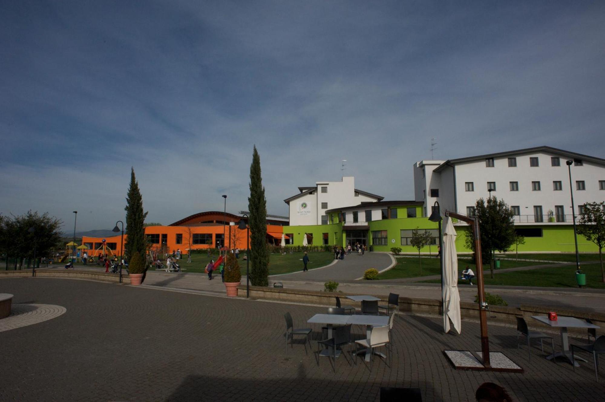 Life Sport Hotel Mentana Екстер'єр фото